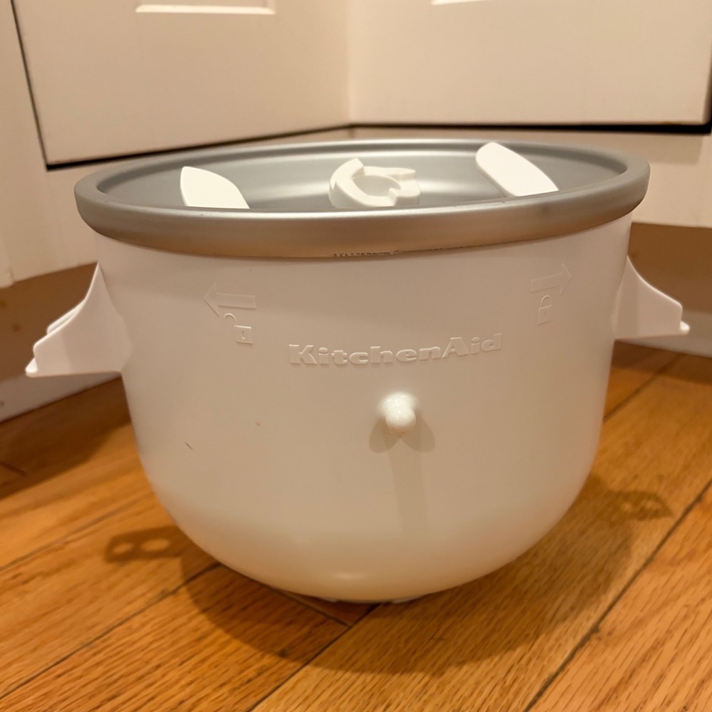 KitchenAid Ice Cream Maker Attachment KICA0WH 2 Quart White Freeze Bowl Dasher
